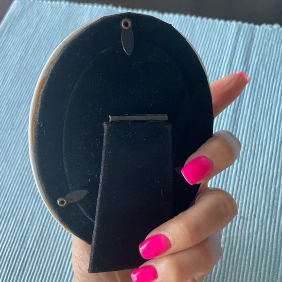 Sunflower Porcelain Frame - holds 2 x 3” photo - Picture 5 of 6